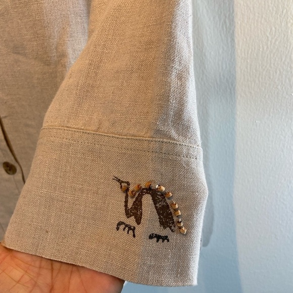 Chico’s Linen Shirt Jacket Size 1 US M 8-10 Beige Tribal Artsy Long Sleeves - Picture 5 of 9